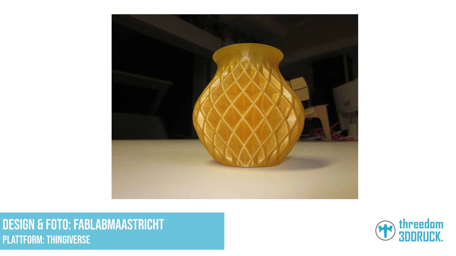 Doppelt gedrehte Vase
