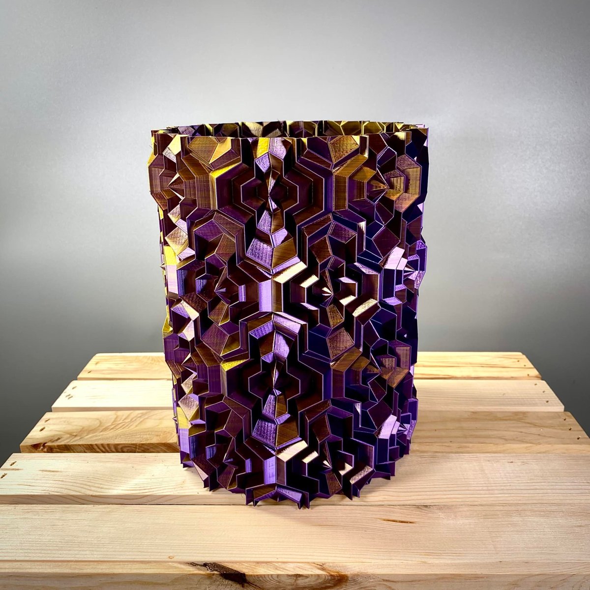 Tetrahex Ripple Vase mit Wabenmuster aus dem 3D-Drucker